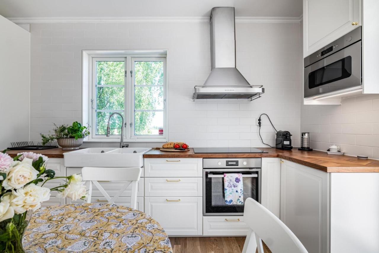 Gard Med Egen Sjoe Med Bryggbat, Nyrenoverat! แคทรีนโฮล์ม ภายนอก รูปภาพ